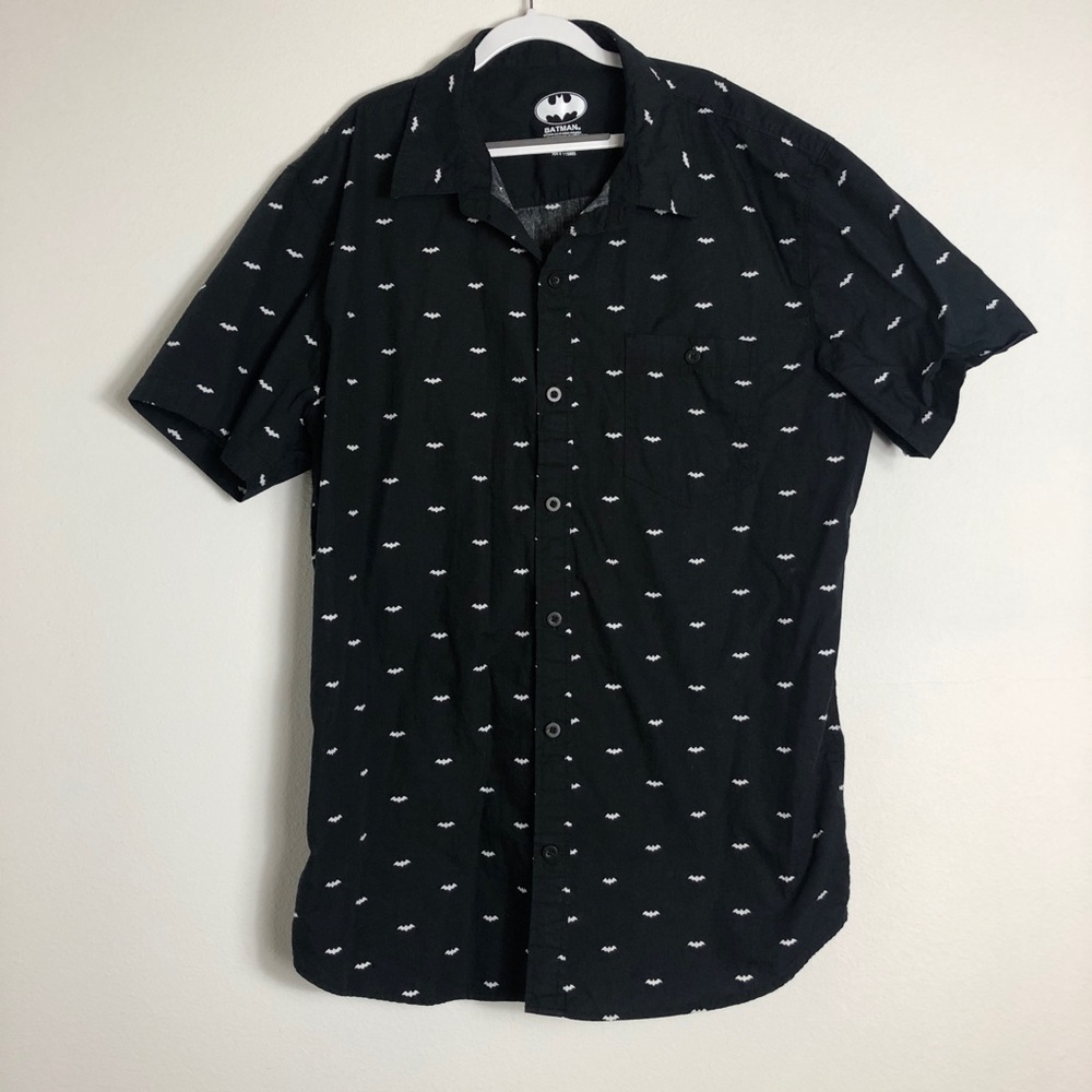 BATMAN men’s button up shirt Size L